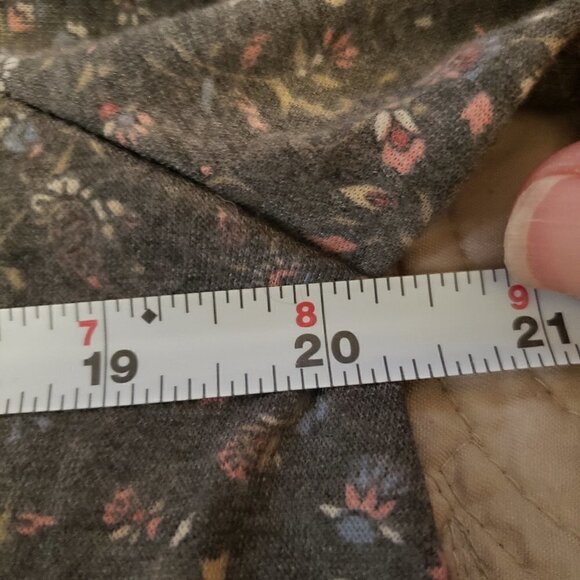 1.4.3. Story by Line Up Gray Cold Shoulder Top - Picture 9 of 9